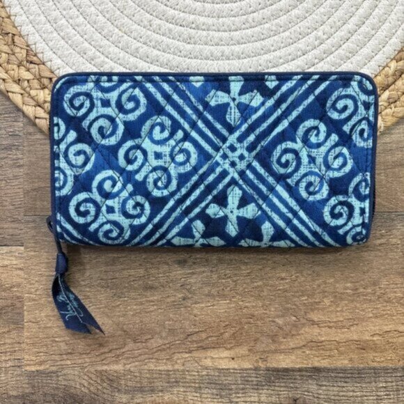 Vera Bradley Blue Cuban Tiles Georgia Wallet RFID Zip Around - Picture 1 of 7